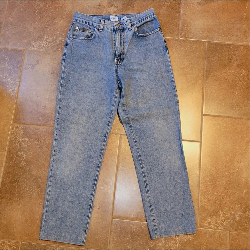 Calvin Klein Jeans High Rise Mom Jean Double Stone Wash - Picture 9 of 16